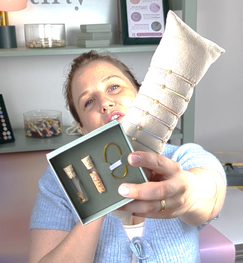 was über die Recycelten Süßwasserperlen im DIY Set von ever so tiny zum erstellen von hochwertigem Schmuck